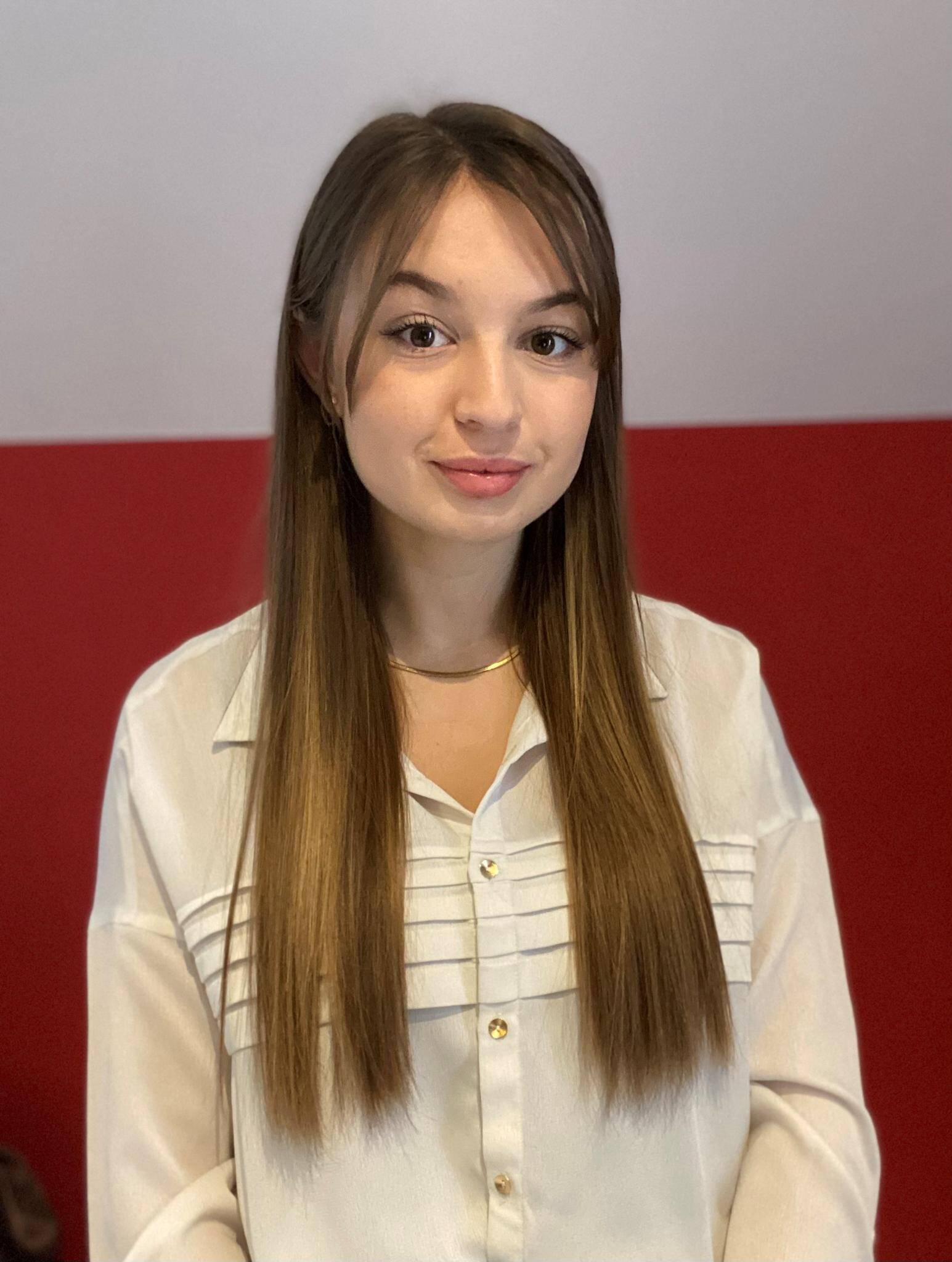 Romane Evrard - Designer Graphique & Cheffe de projet événementiel