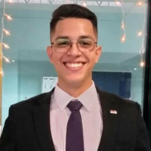 Cesar Sarcos - senior translator/copywriting compliance 