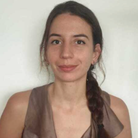 Esma T. - Solutions Architect (OMS, E-commerce and payments)