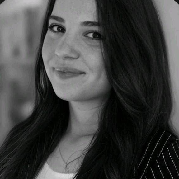 Latifa F. - Consultante Marketing Digital & Business | SEO-SEM