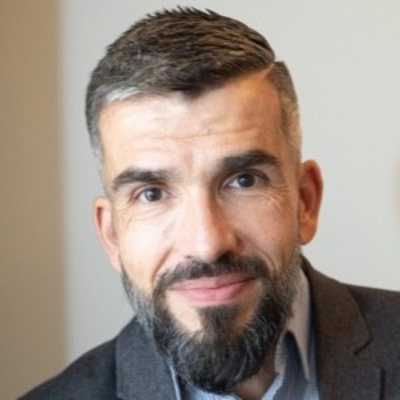 Oliver L. - Expert SEO | AI | Shopify | Rédaction multilingue
