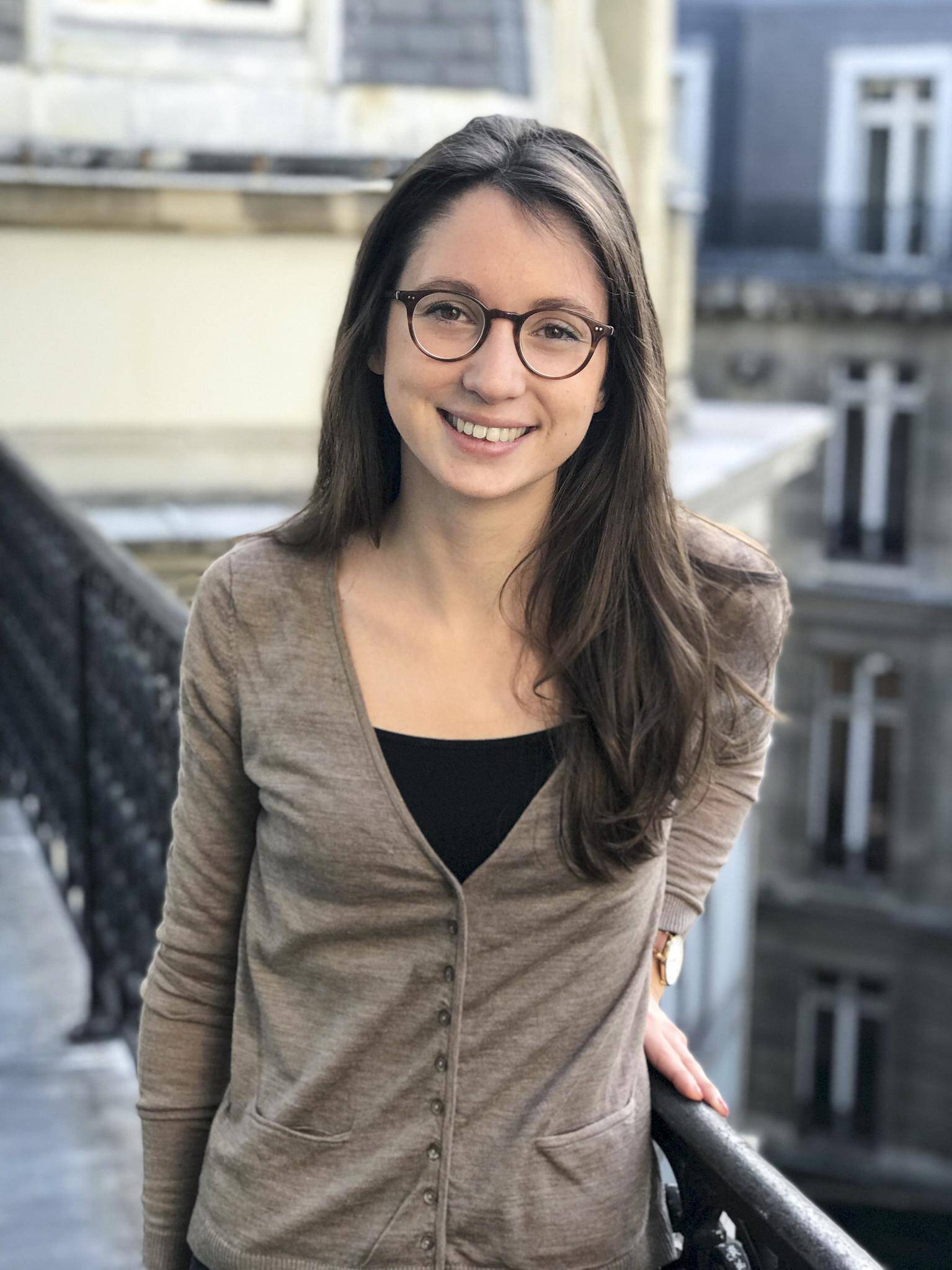 Estelle L.