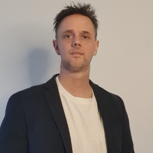 Jan  - Architecte de systèmes et de performance exécutive x Leader