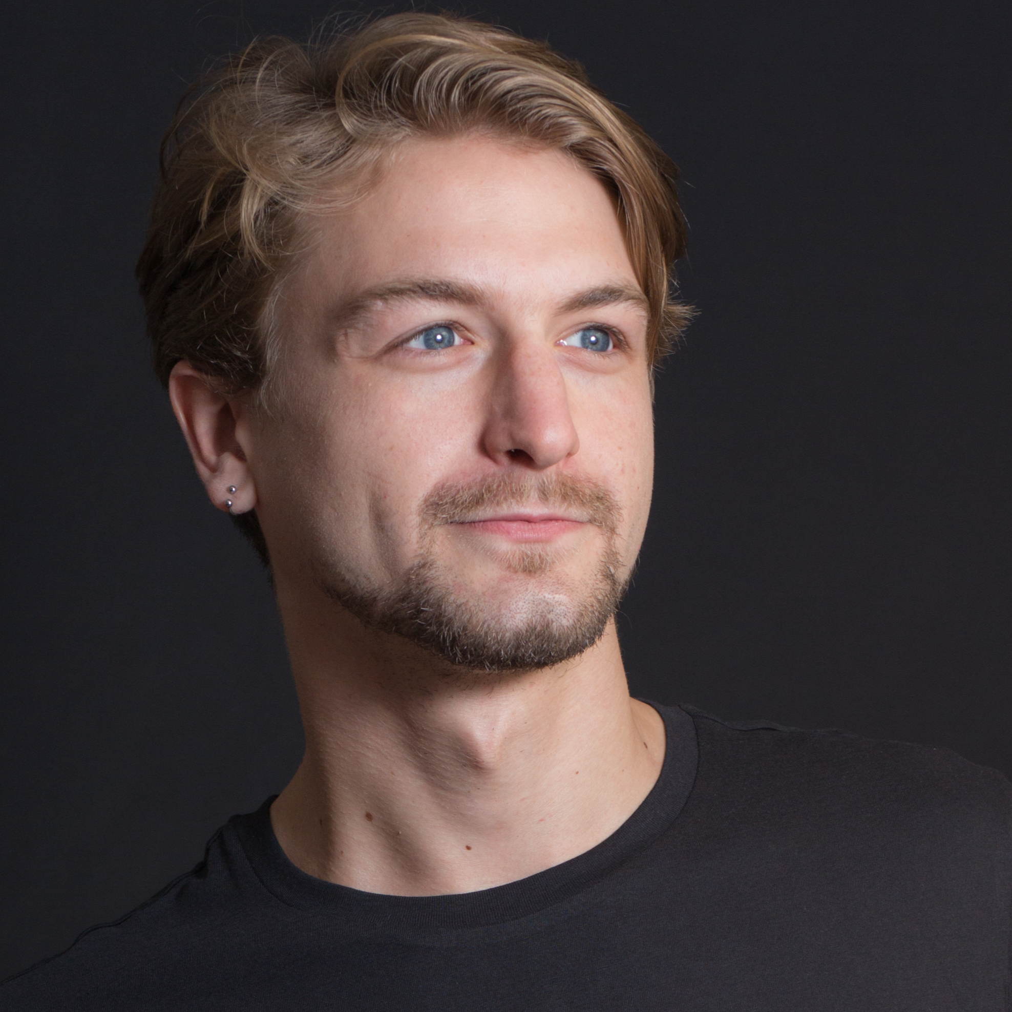 Steven L. Cervelli - Concepteur/Designer/Vidéaste (UI/UX/WEB)