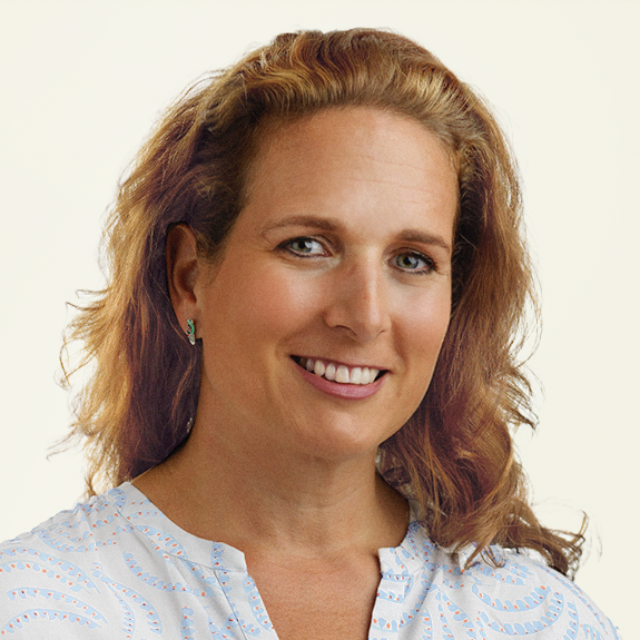 Corinna F. - Brand Designerin für klare Markenauftritte