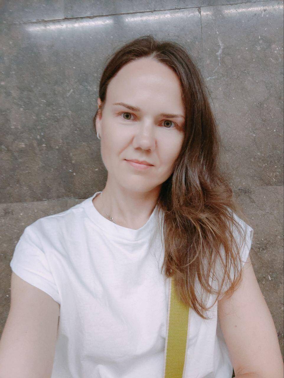 Anna B. - Senior Data Specialist