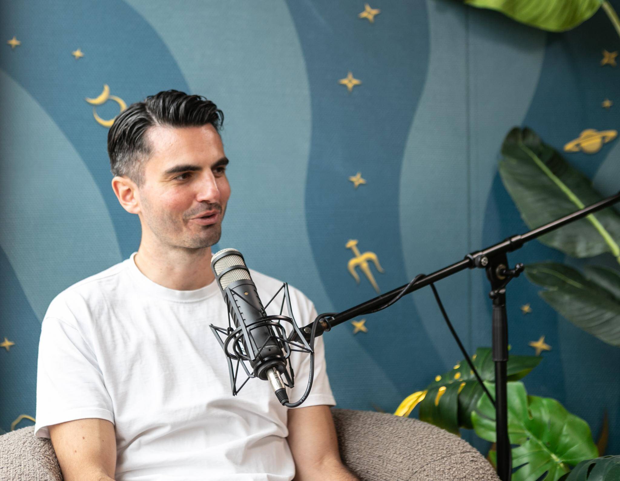 Mathieu Bollaert - ⚡Ik vertel jouw verhaal | Podcaster | Host | Fixer