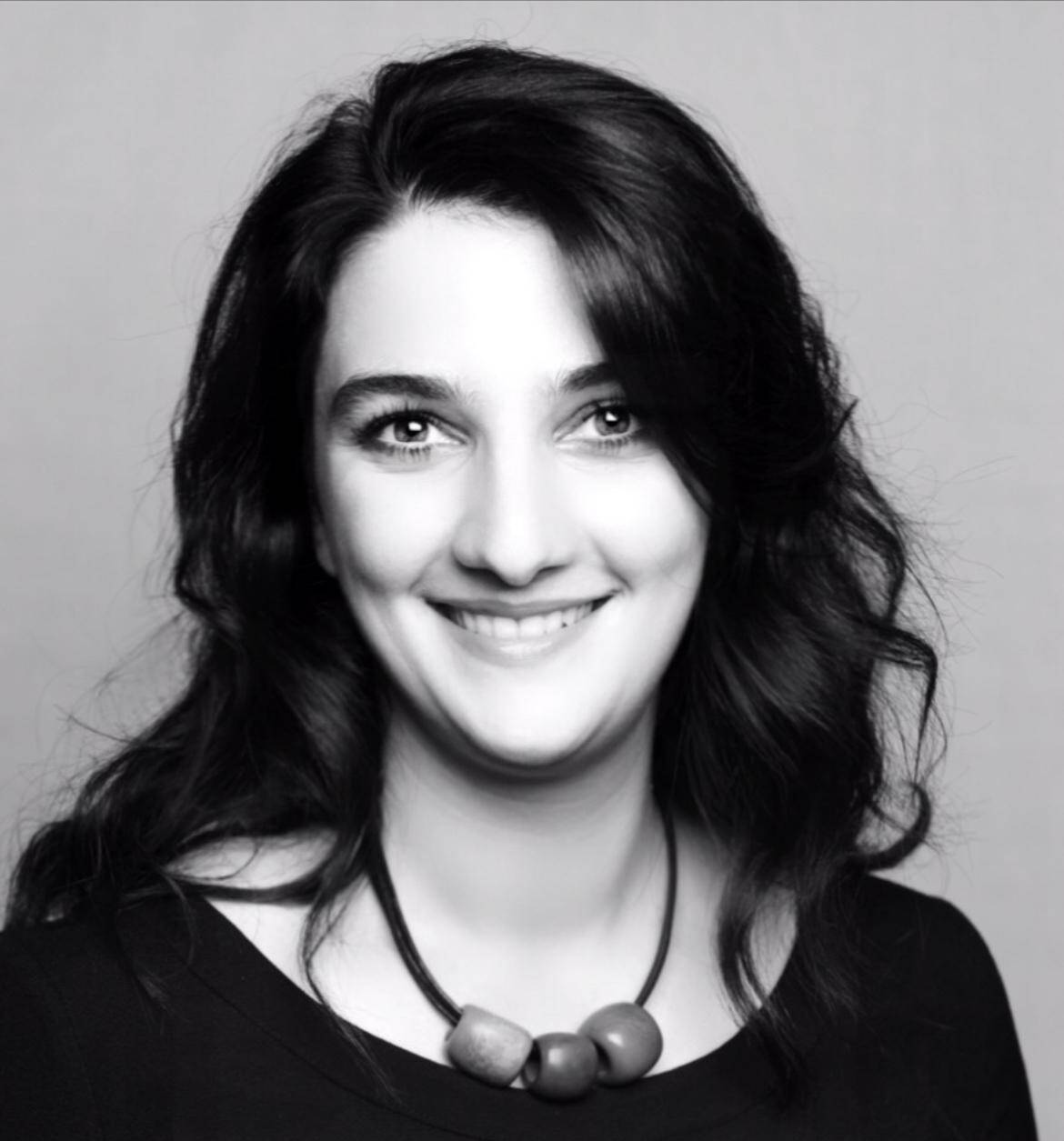 Angela Petrossian - Conseil en management, gestion de projet, RH