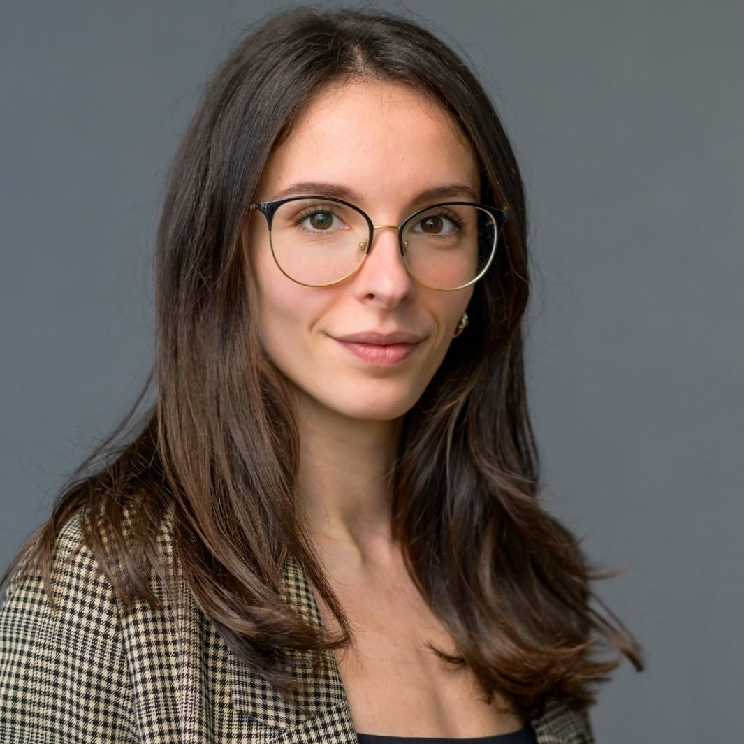 Angela Borrás - Diseñadora Gráfica / UI Designer