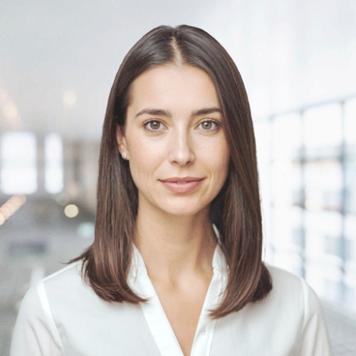 Laura M. - Social Media Strategist & Community Manager