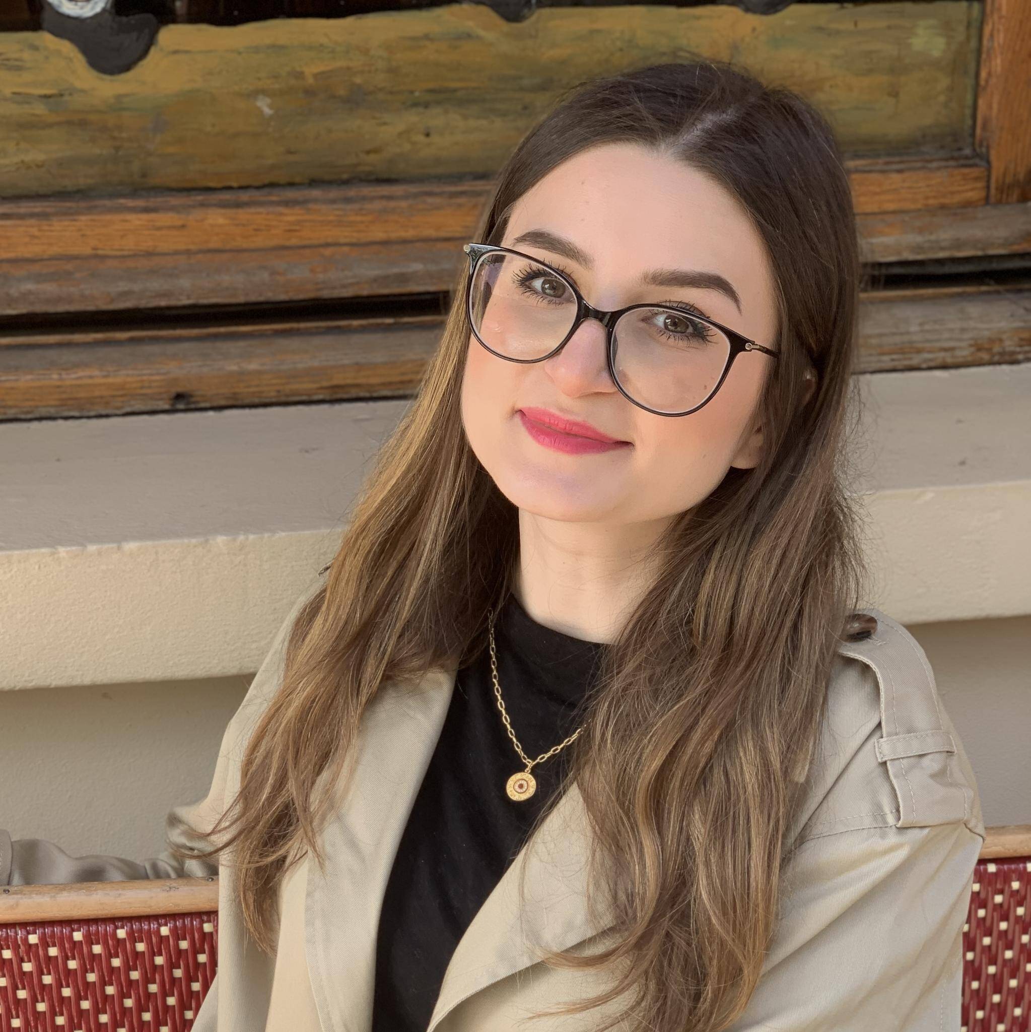 Cristina Fesiuc - Social Media & Community Manager | Allemande 🇩🇪