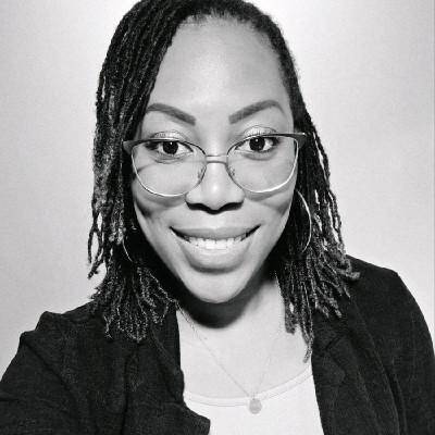 Mélissa  - Développeur .NET ⏐ C# ⏐ React Senior
