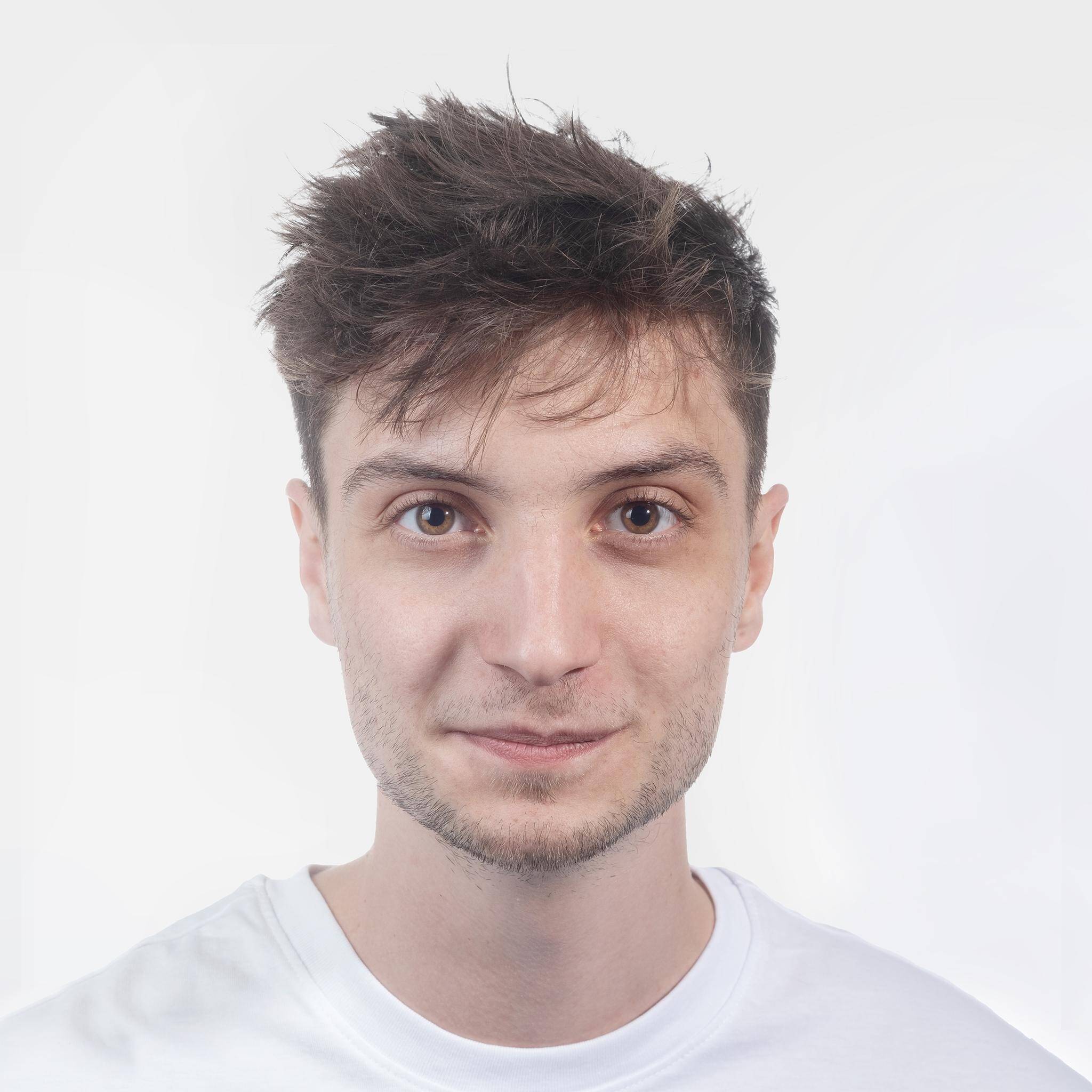 Ugo G. - Ingénieur IA | Applications Web & Automatisations 