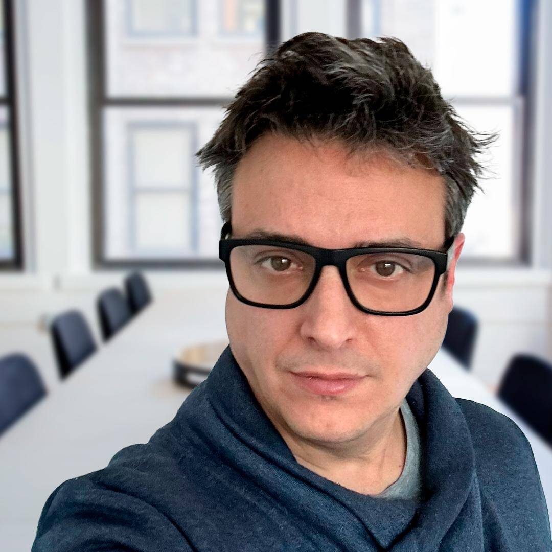 Abraham G. - Diseñador gráfico y comunity manager