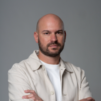 Luca  - E-commerce Consultant & Shopify Partner & Marketpl