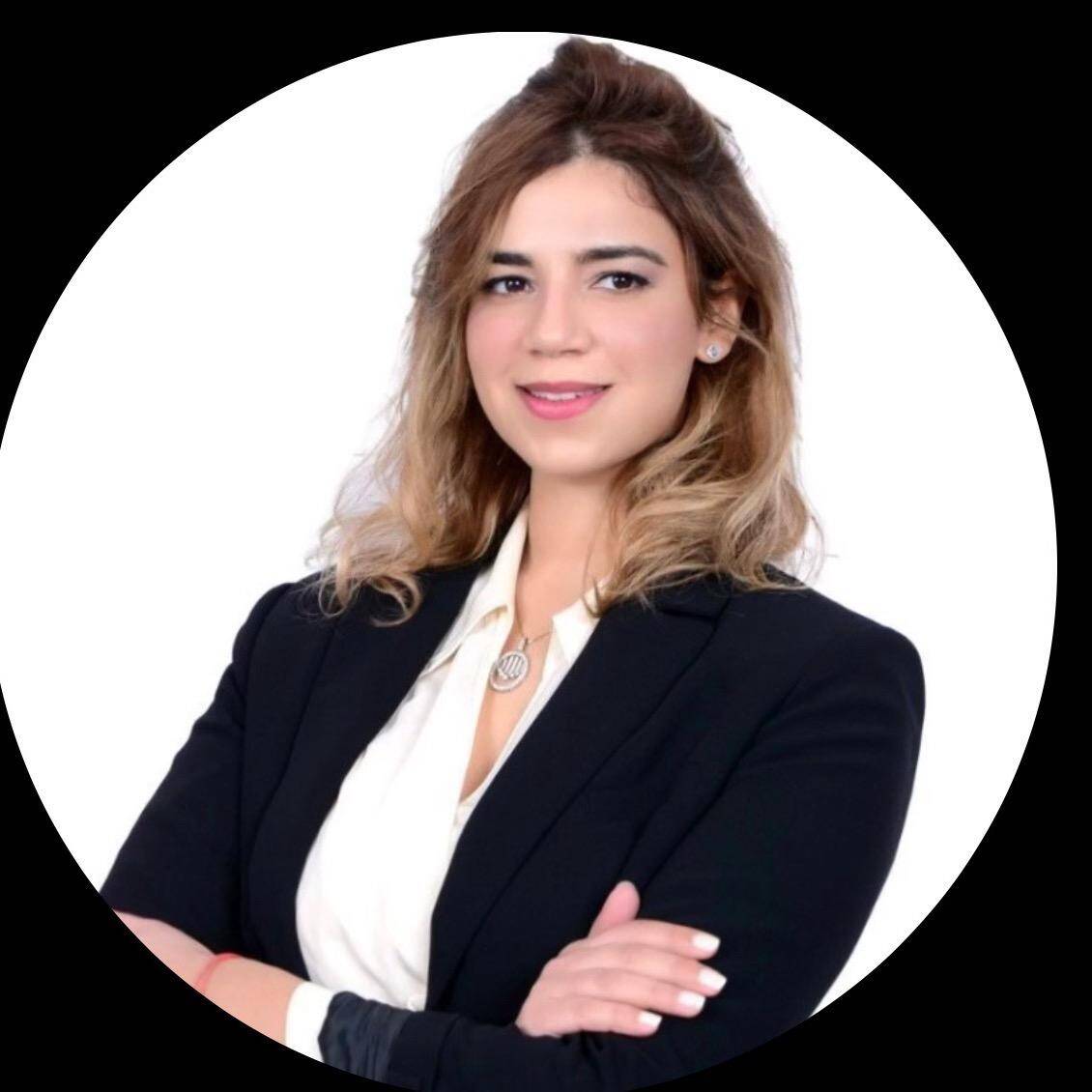 Asmae  - Avocat en droit des sociétés