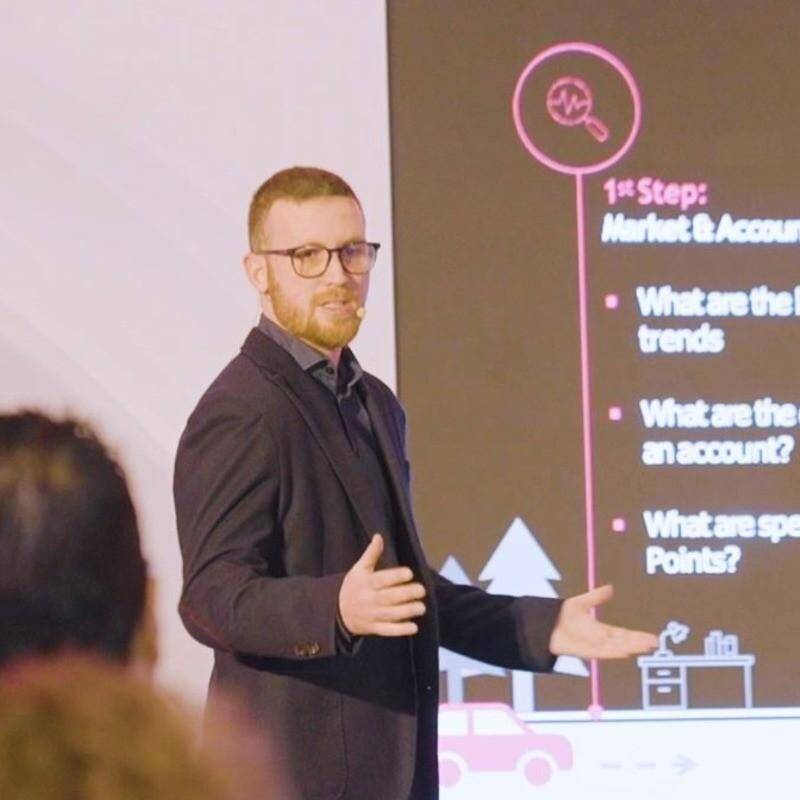 Alex  - Formador Sales Navigator, Linkedin & ChatGPT