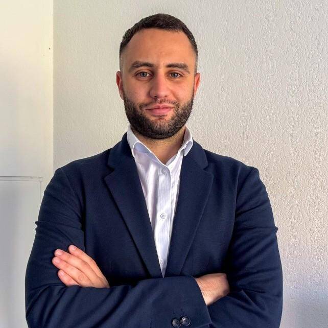 Anis A.