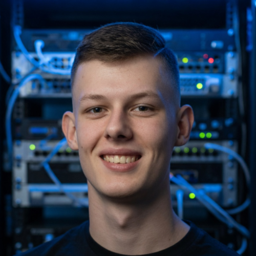 Adrian Bork - Self-Hosted Infrastructure Engineer — DSGVO-konfor