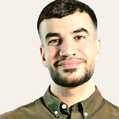 Nawel B. - Chargé relation client & développement commercial