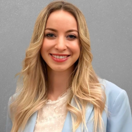 Maria T. - BI Consultant | Power BI, Reporting, KPI Design