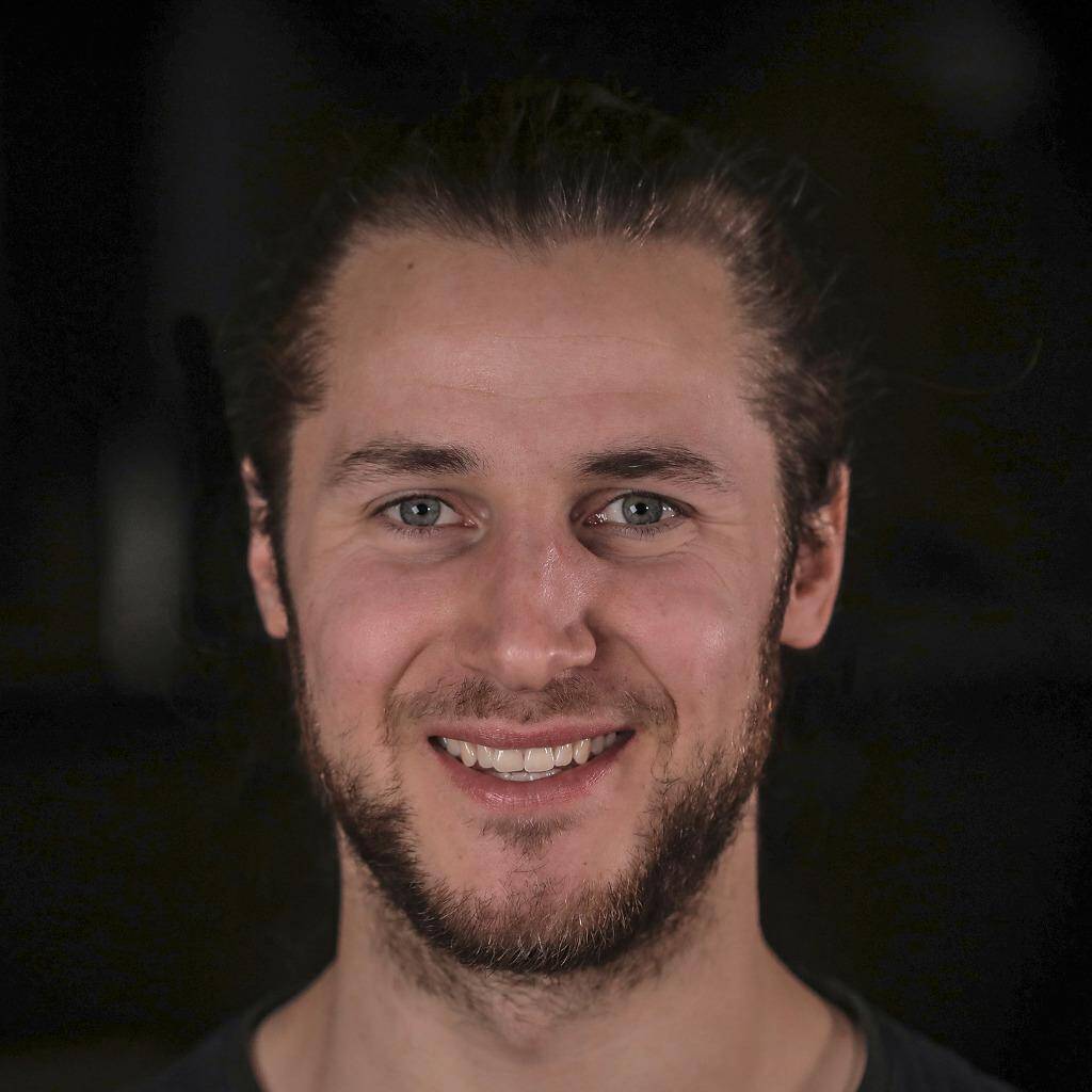 Roman Weikert - B2B Sales | Digital | Projektmanagement | Startup 