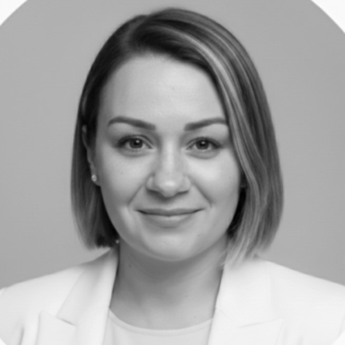 Sezin  - Expert Data Science&AI Governance Consultant