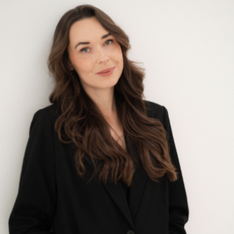 Henriette Rederlechner - Creative Editor, Copywriter & Freelance-Redakteur
