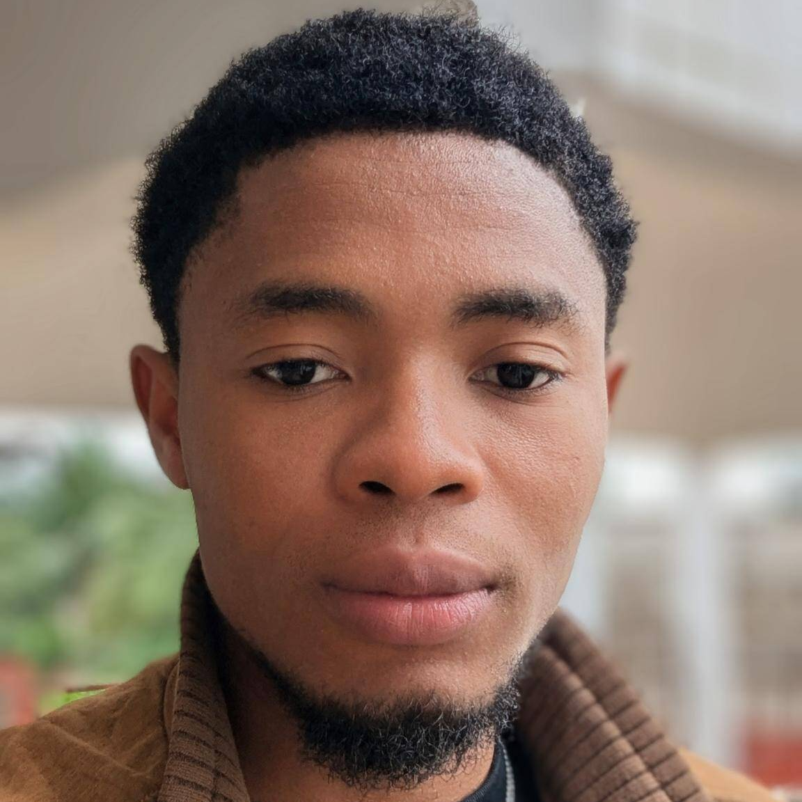 Emmanuel D. - Développeur Mobile Flutter & Web Vue.js / Nuxt
