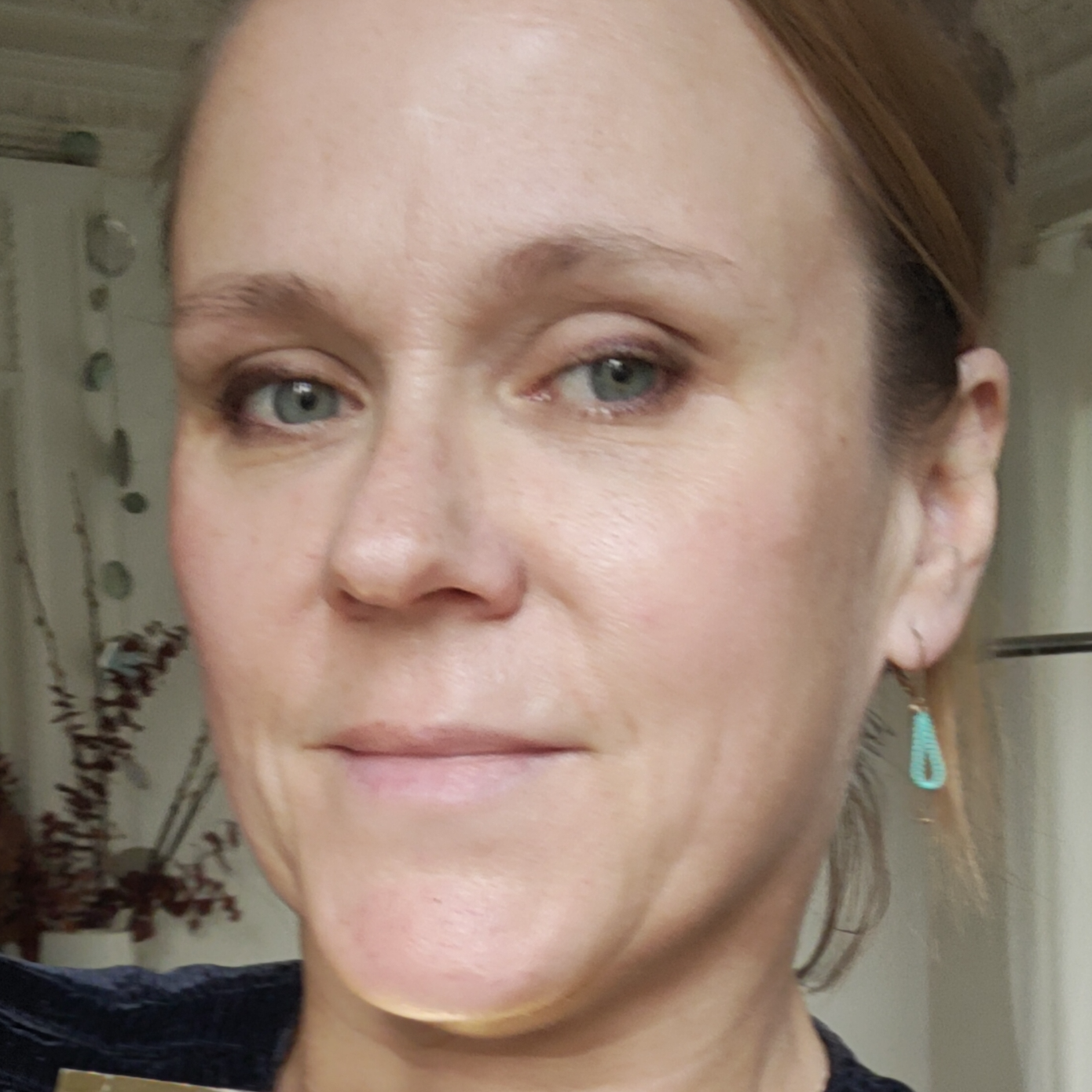 Caroline G. - Réalisatrice/Monteuse/Cadreuse/Motiondesigner