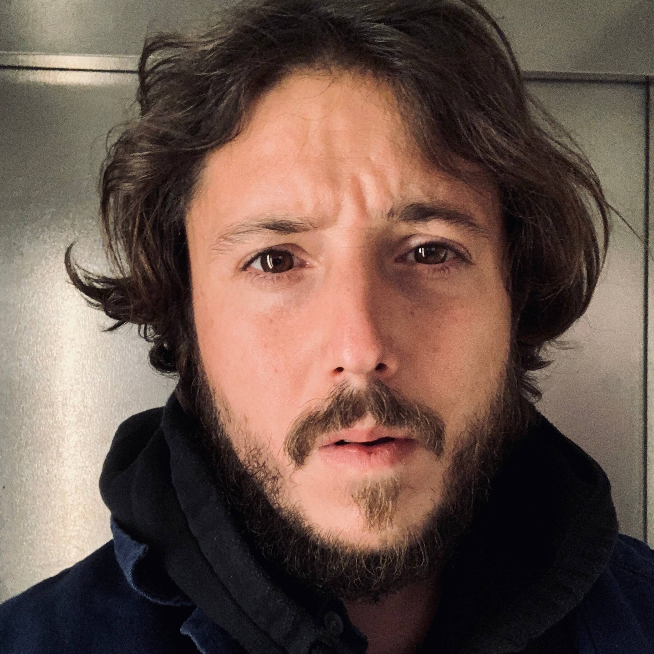 François De Joussineau - Réalisateur/ Monteur/ Motion Designer