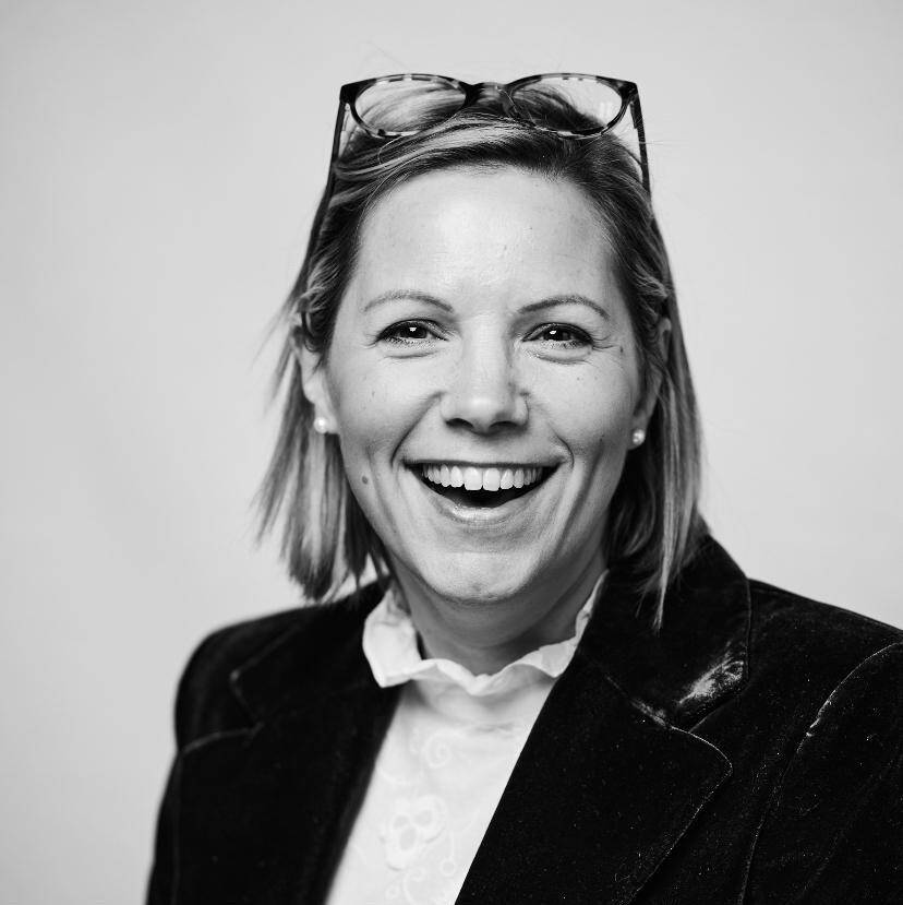 Julie  - “Freelance Creative Consultant & Multilingual Sale