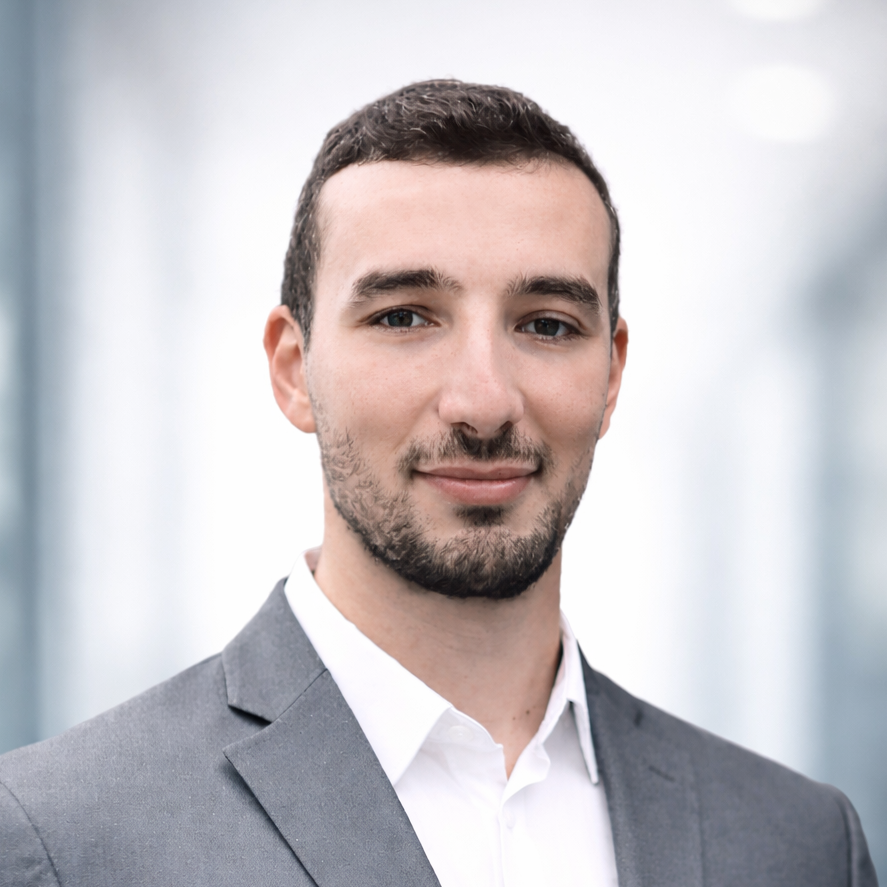 Hichem  - Auditeur Externe, Interne, Risque et Organisationn