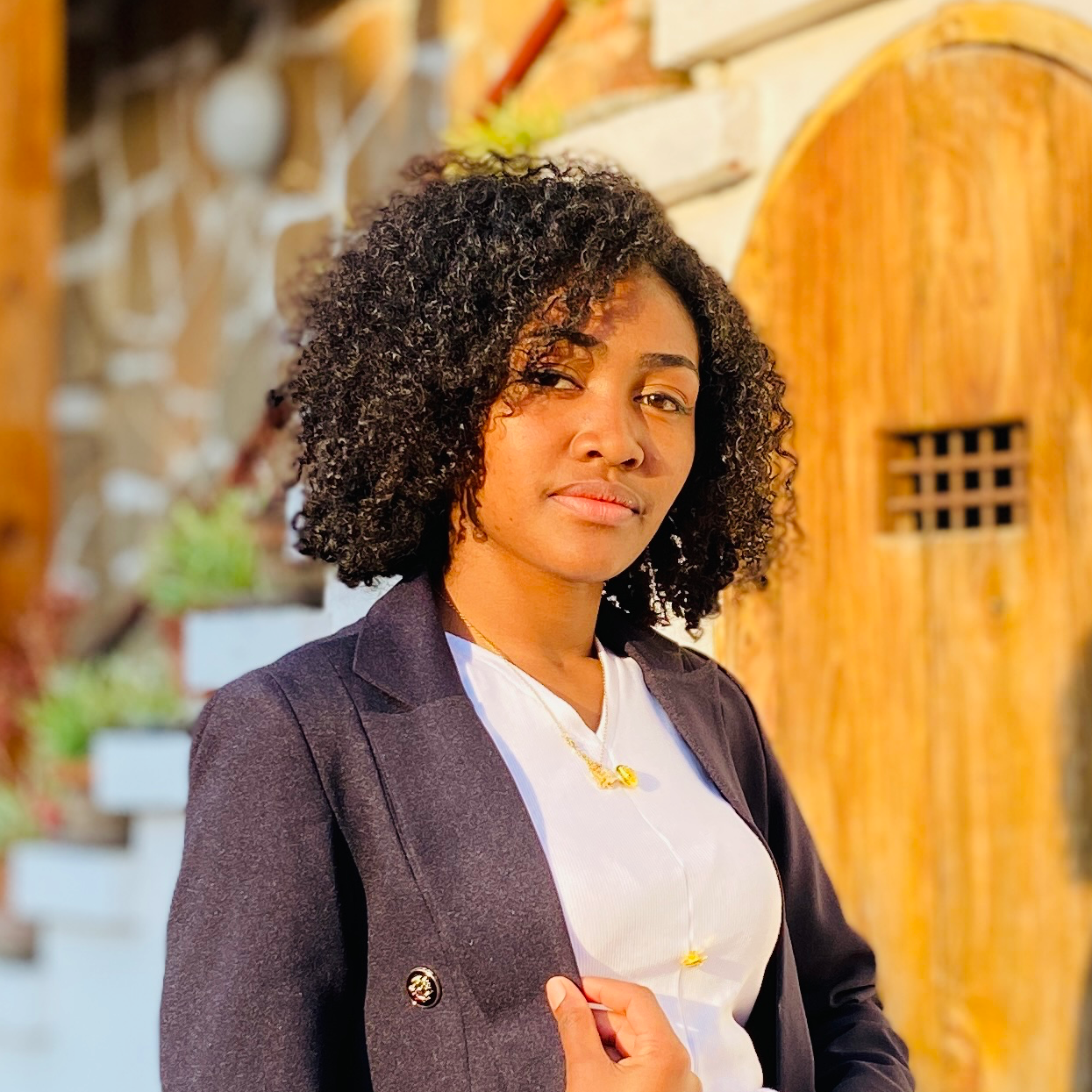 Larissa Carine - Caisse & Acceuil, Community Manager