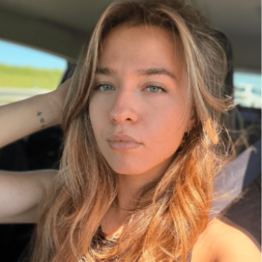 Amandine Dupuis - CHARGÉE DE COMMUNICATION