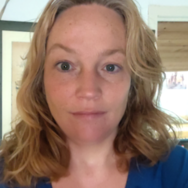 Naomi Van Marle - Beëdigde vertalingen FR-NE en trainingen NT2