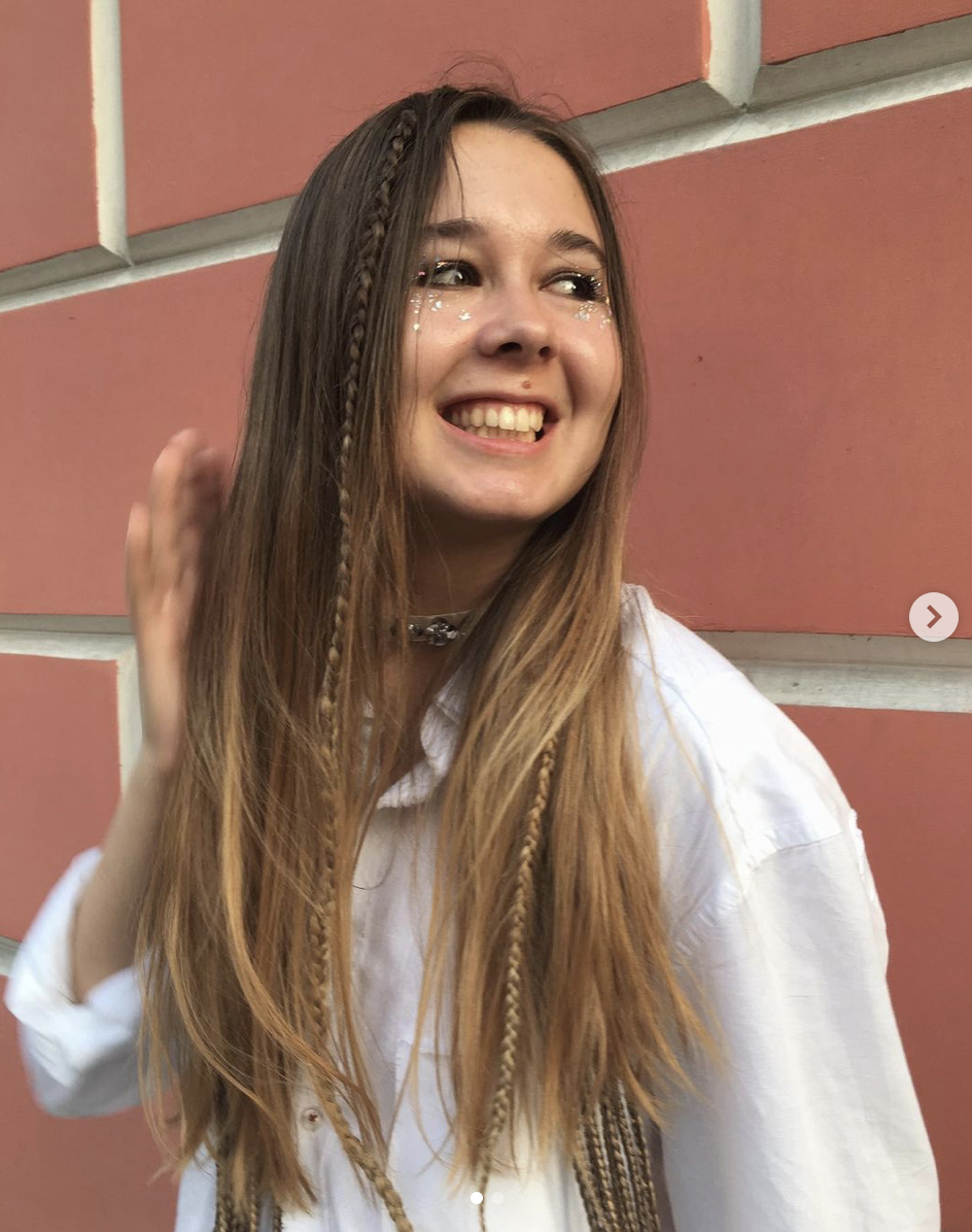 Alexandra Kharina - Illustrator, set and costume designer