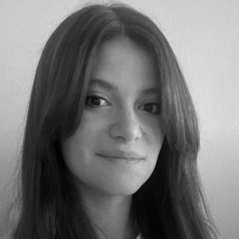 Romane S. - social media manager influence UGC rédaction web 