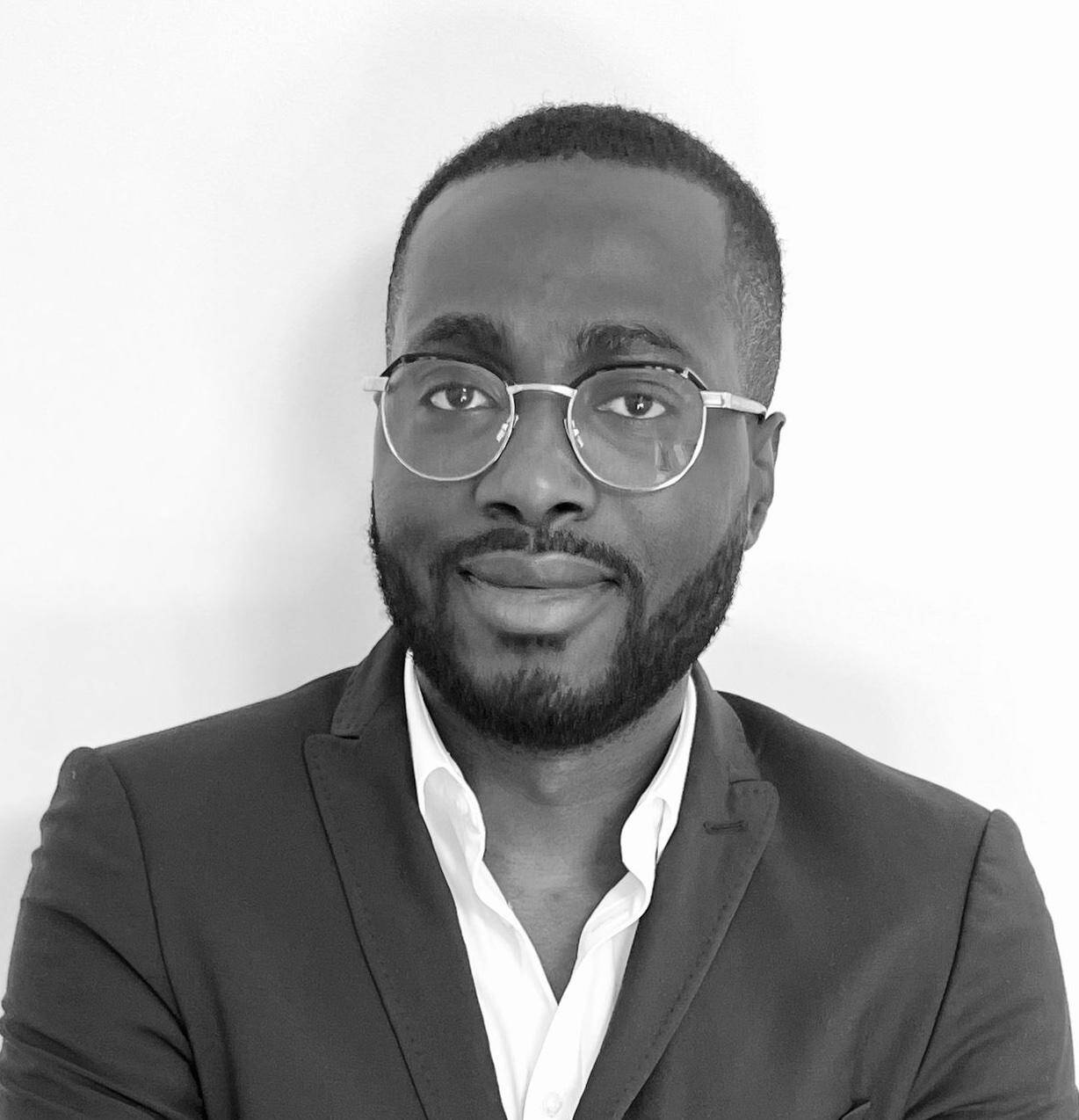 Dr Amen Sogah