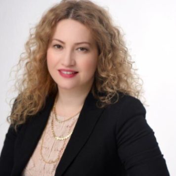 Irida V. - Group Human Resources Director/ Experienced in M&A