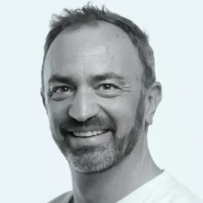 Julius Fernie - Freelance Graphic Designer