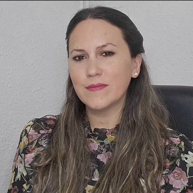 Priscila  - Consultora de Marketing Digital |Community Manager