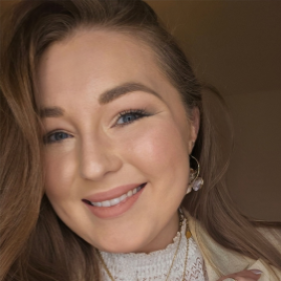 Ania  - Social Media Manager & SoMe Editorial Creator