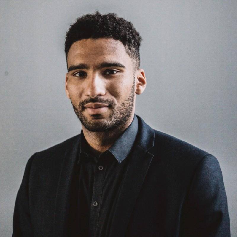 Theo  - Lawyer specializing in business and digital law