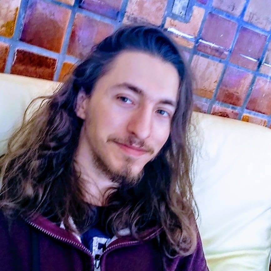 Elias B.