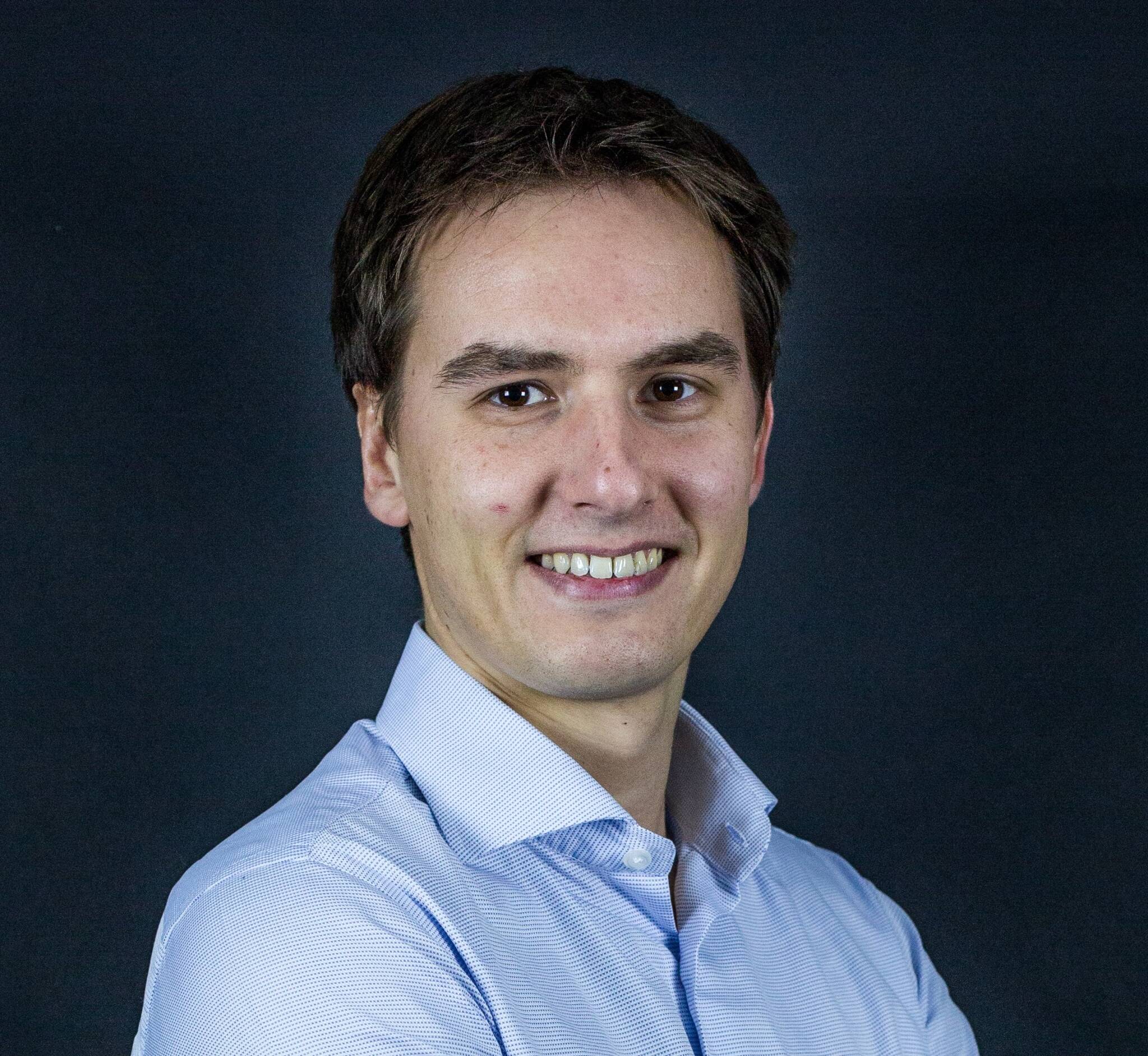 Nicolas L.