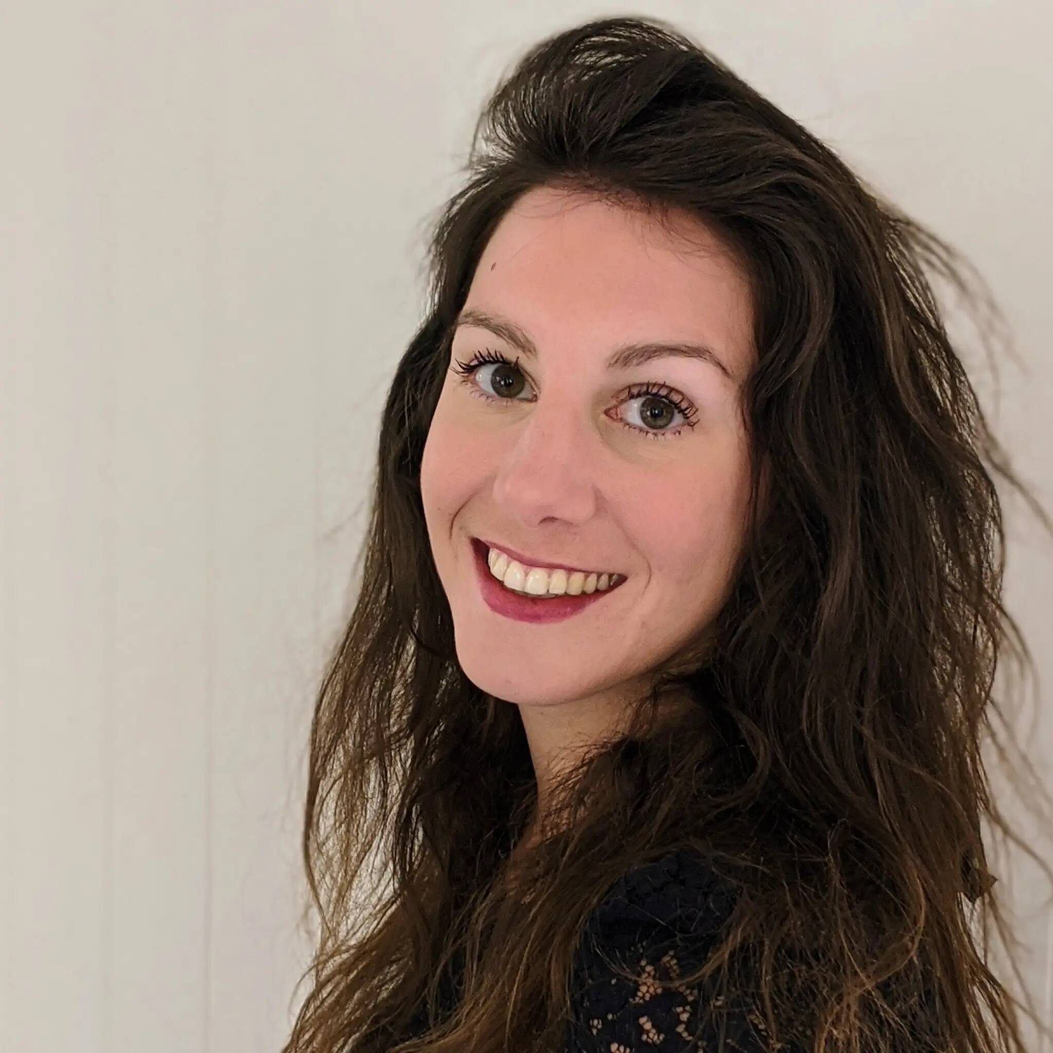 Chloé  - Consultante Marketing | Vins Champagne Spiritueux