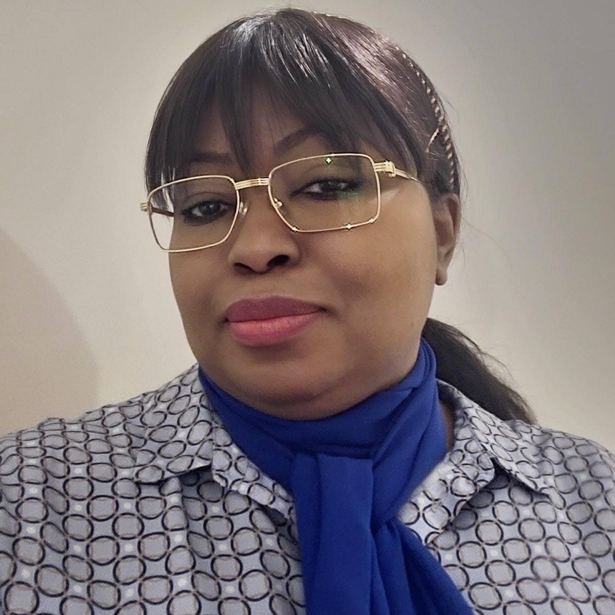 Pascale  - Payroll, Time and Attendance Consultant, ADP, HRIS, Management Control, Social Security