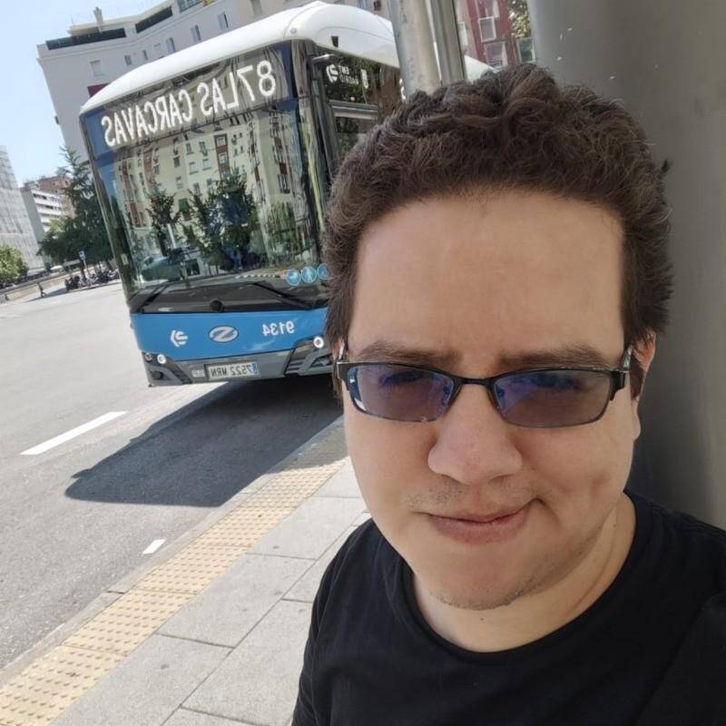 Daniel Pisconte Zevallos - Senior Frontend Engineer React TypeScript Node.js
