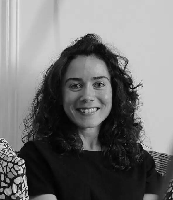 Sarah D. - Chef de Projet International & Operations